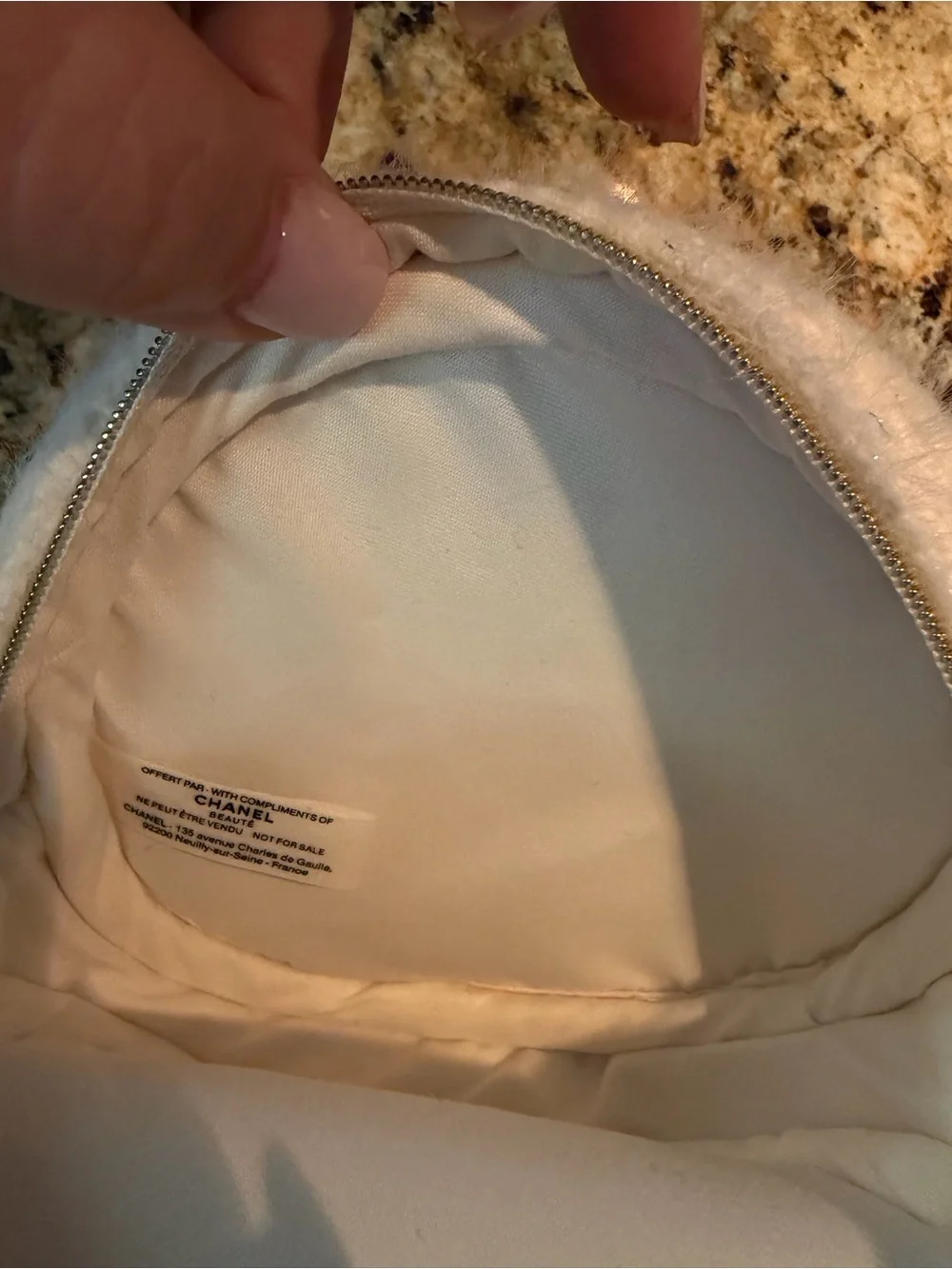 CHANEL Cream Wool Round Coin Pouch with Gold Logo - Picture 7 of 9